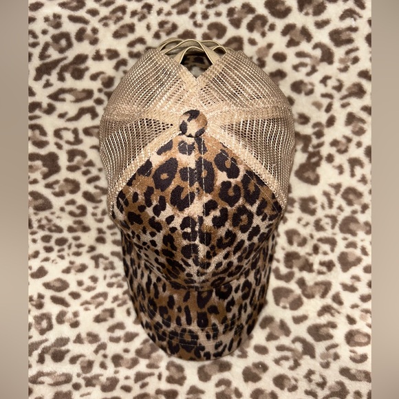 C.C‎ Exclusive Animal Print Fashion Back Cross Design Trucker Women's Hat Cap - Picture 6 of 6
